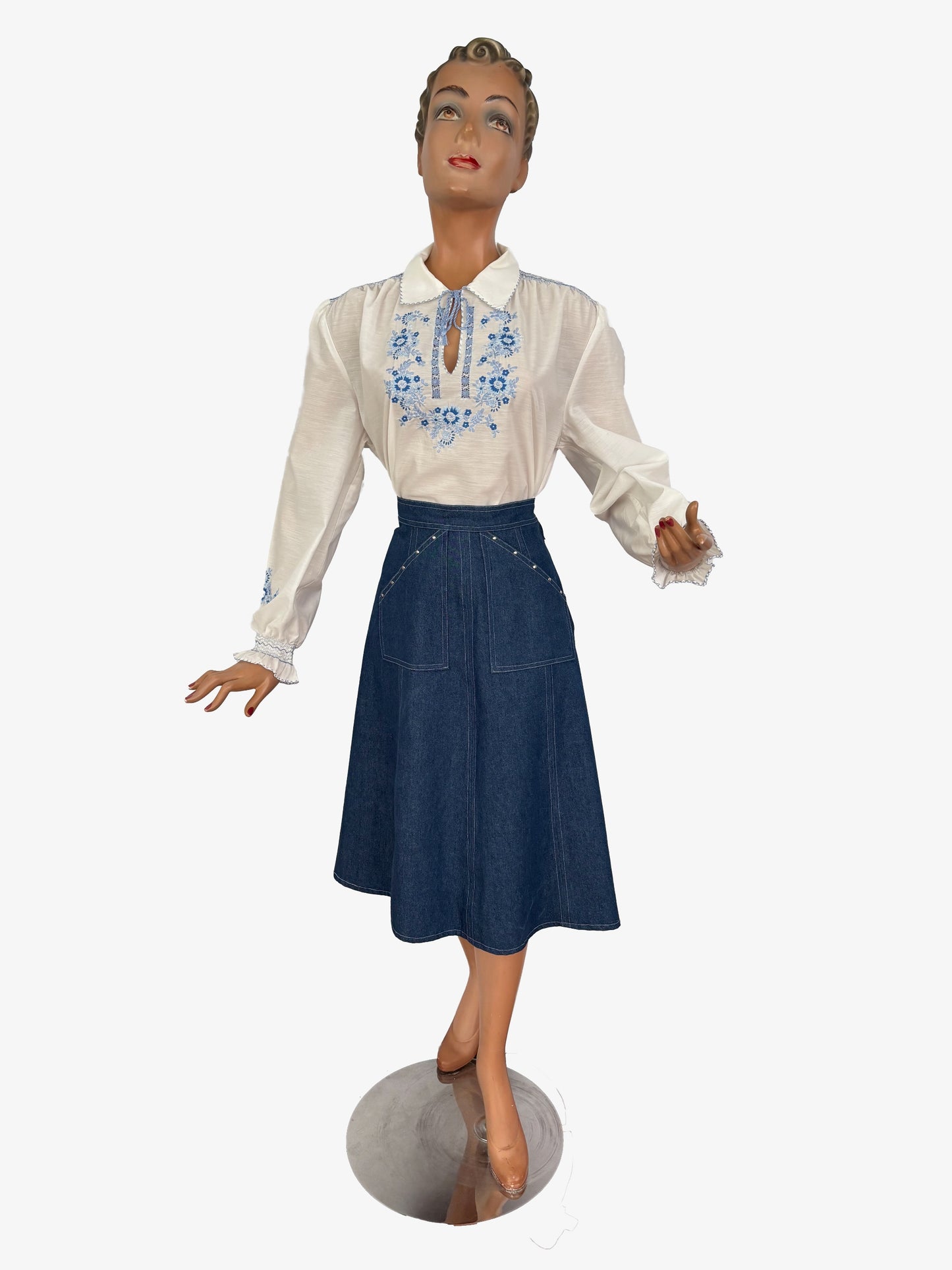L | 1970s White Blue Embroidered Folk Peasant Blouse