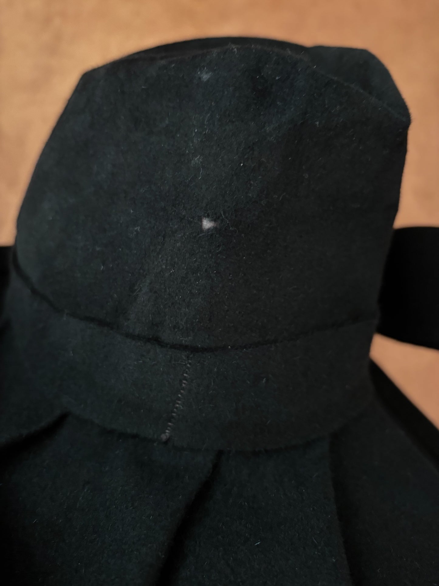 1940s Flamboyant Black Felt Hat with Large Brim and Bow
