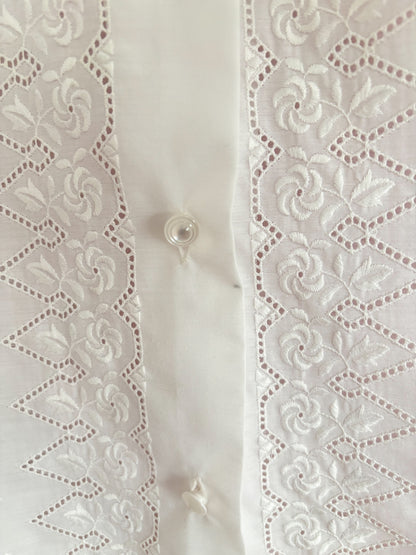 M/L | 1960s White Embroidered Blouse