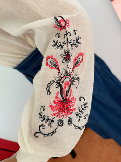 S | 1960s/70s Embroidered Folk Blouse