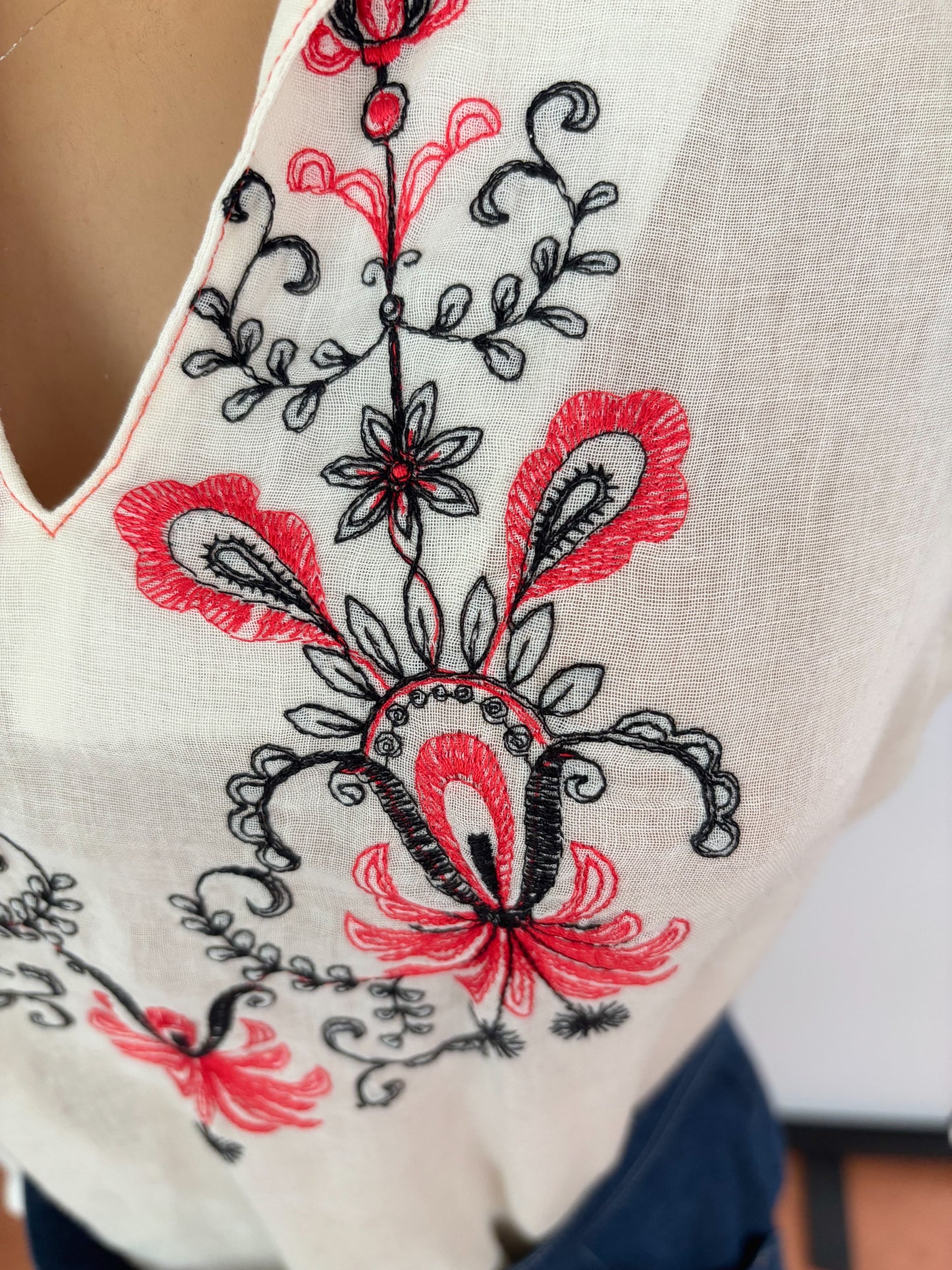 S | 1960s/70s Embroidered Folk Blouse