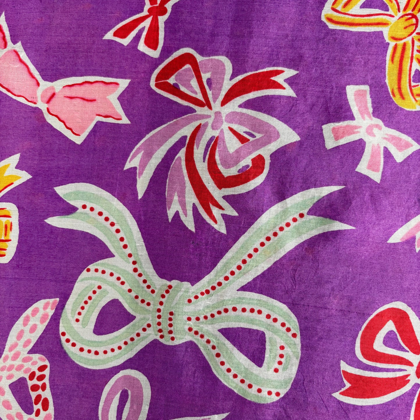 1930s 1940s Large Silk Shawl With Bows Novelty Print | 80x80 cm