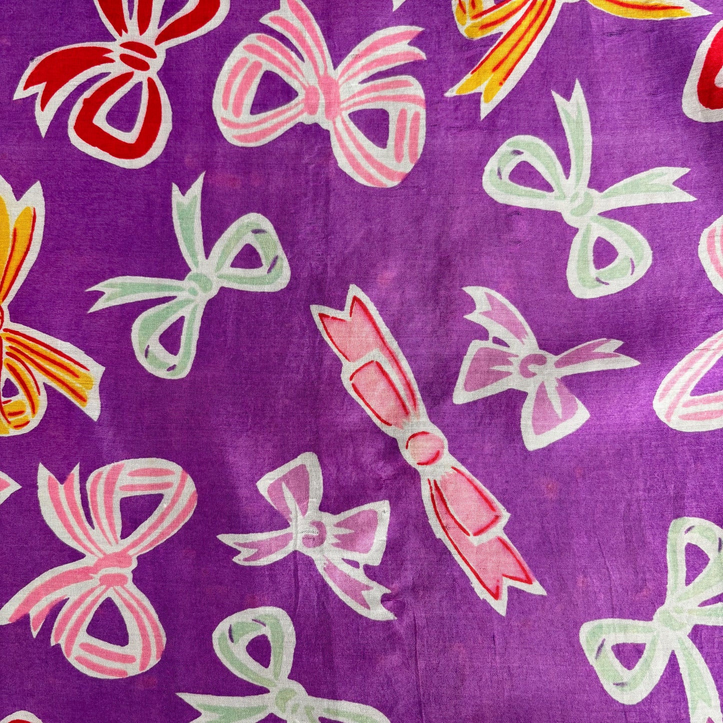1930s 1940s Large Silk Shawl With Bows Novelty Print | 80x80 cm