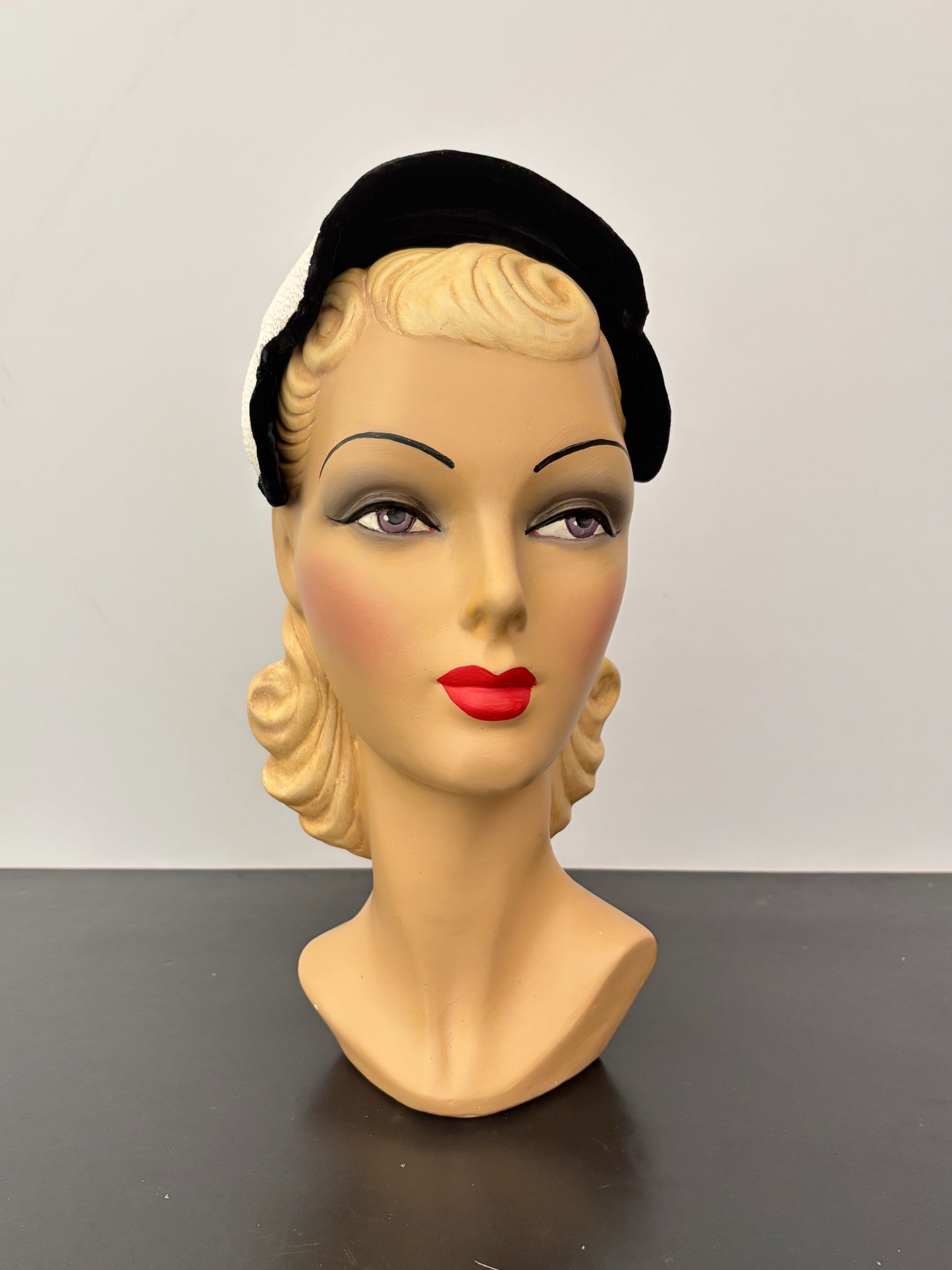 1940s/50s Straw Half Hat With Black Velvet Trim