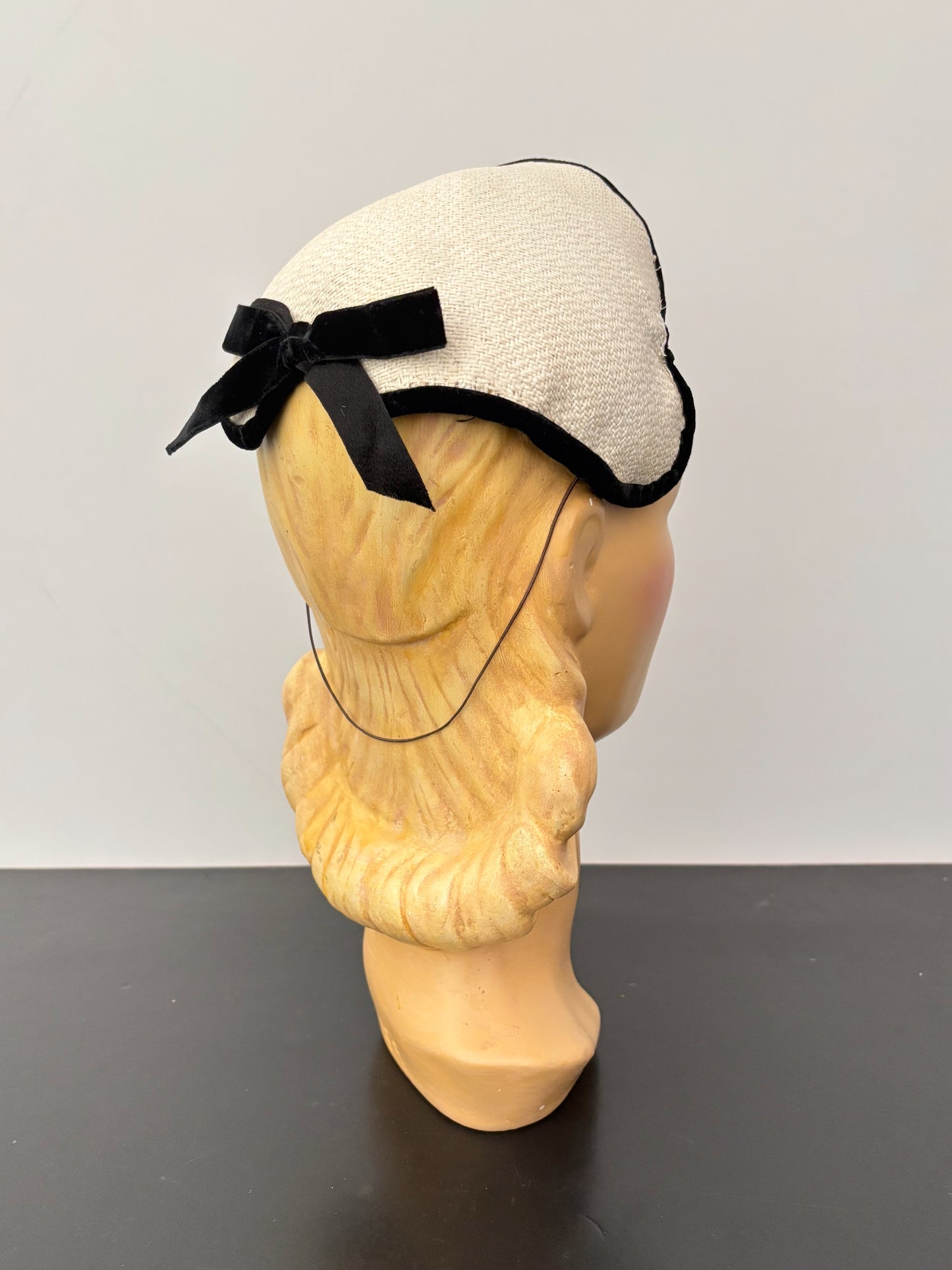 1940s/50s Straw Half Hat With Black Velvet Trim