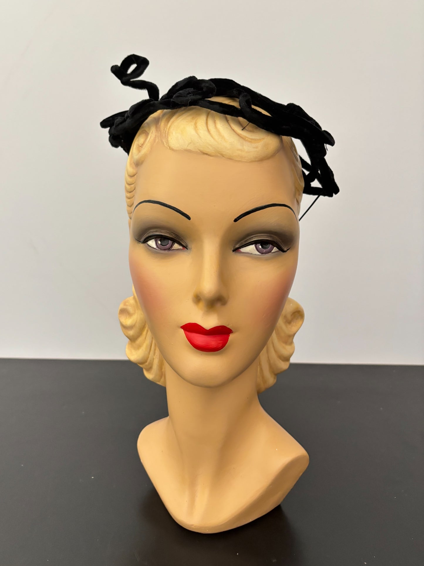 1940s/50s Black Velvet Wirework Fascinator