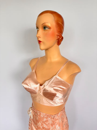 1950s Blush Pink Satin Bullet Bra E85