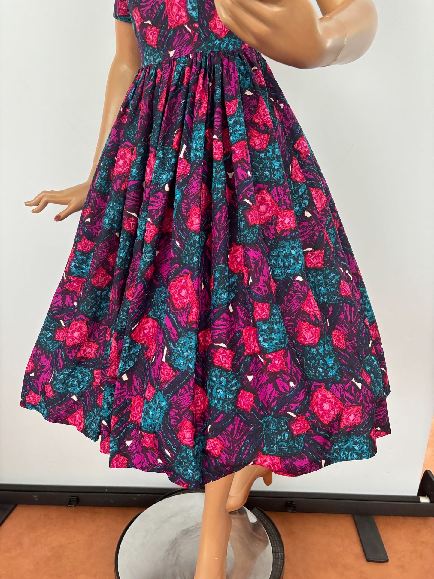 XS/S | 1950s Silk Swing Dress With Abstract Print