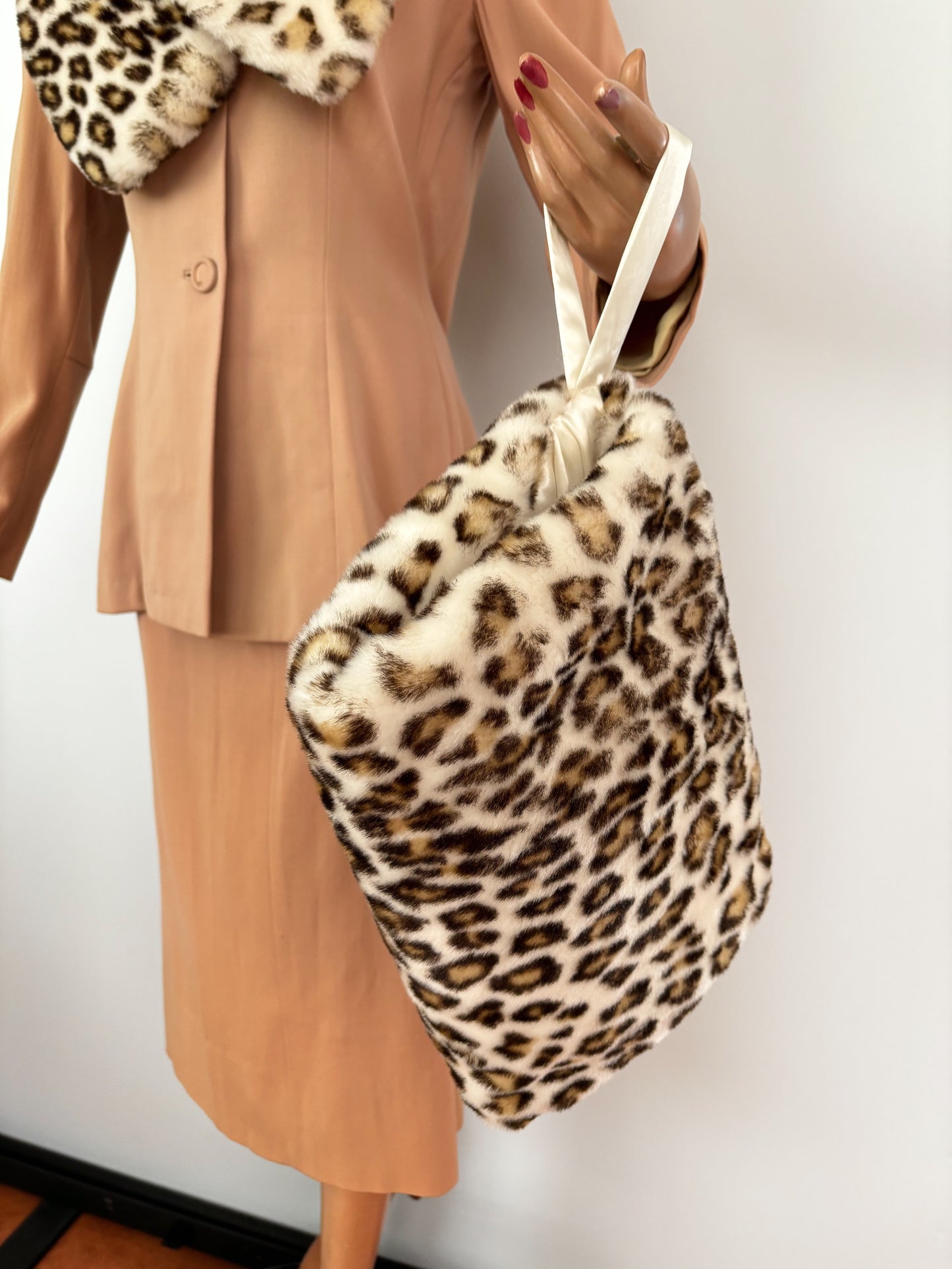 1950s Syle Faux Fur Leopard Print Muff And Scarf Set