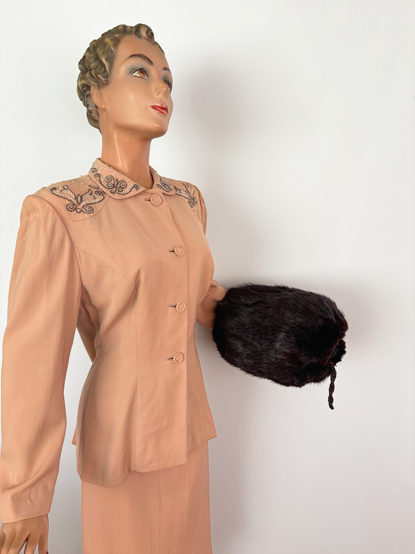 1940s/1950s Dark Brown Mink Fur Muff With Braided Strap