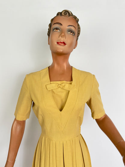 XS | 1950s Mustard Yellow Dress with Deep V Neckline