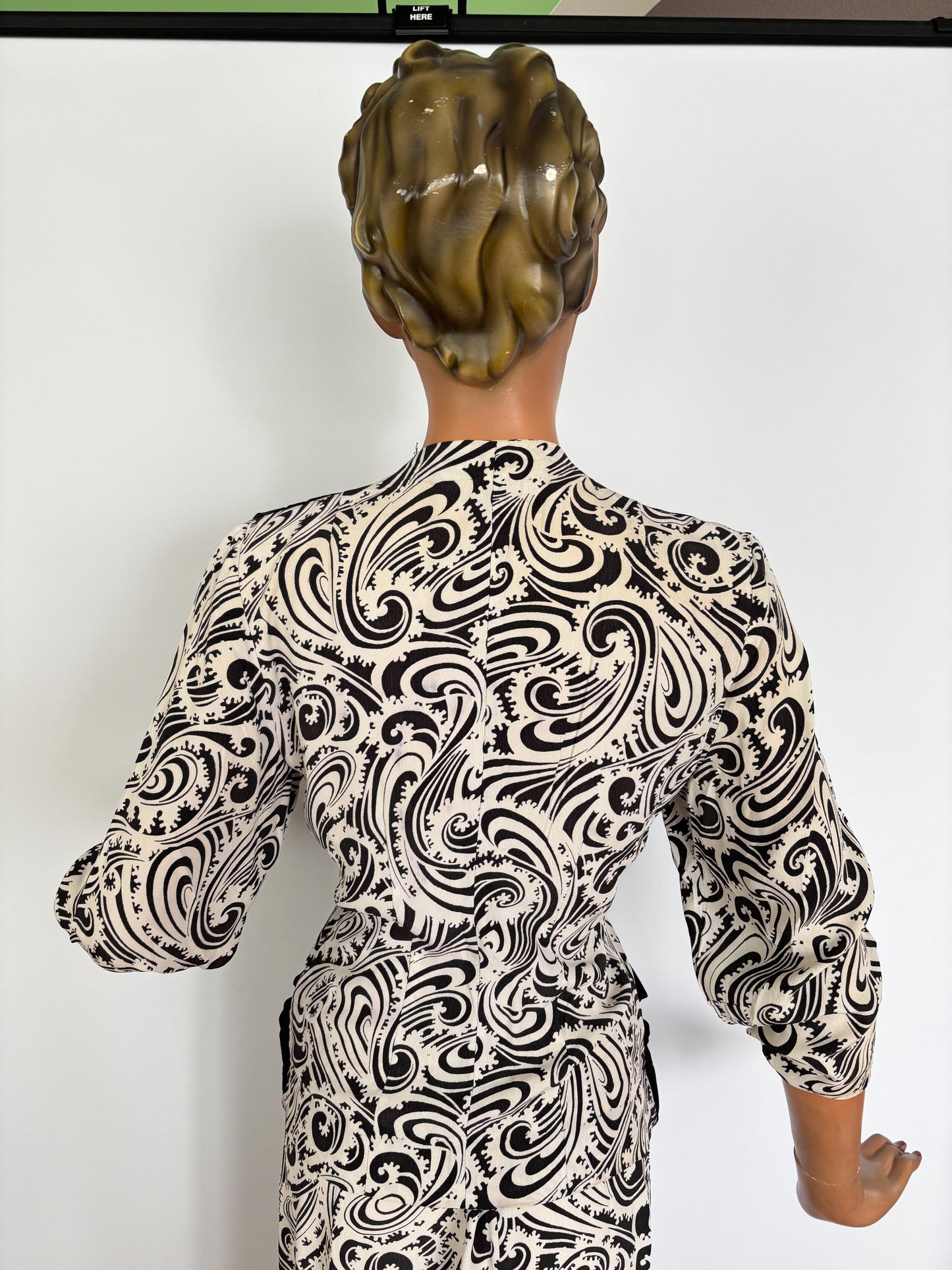 S | 1940s Black and White Paisley Print Two-Piece Suit