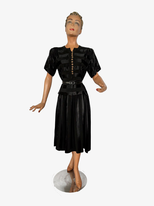 XL | 1940s/50s Black Satin Panel Dress Form Fit New York