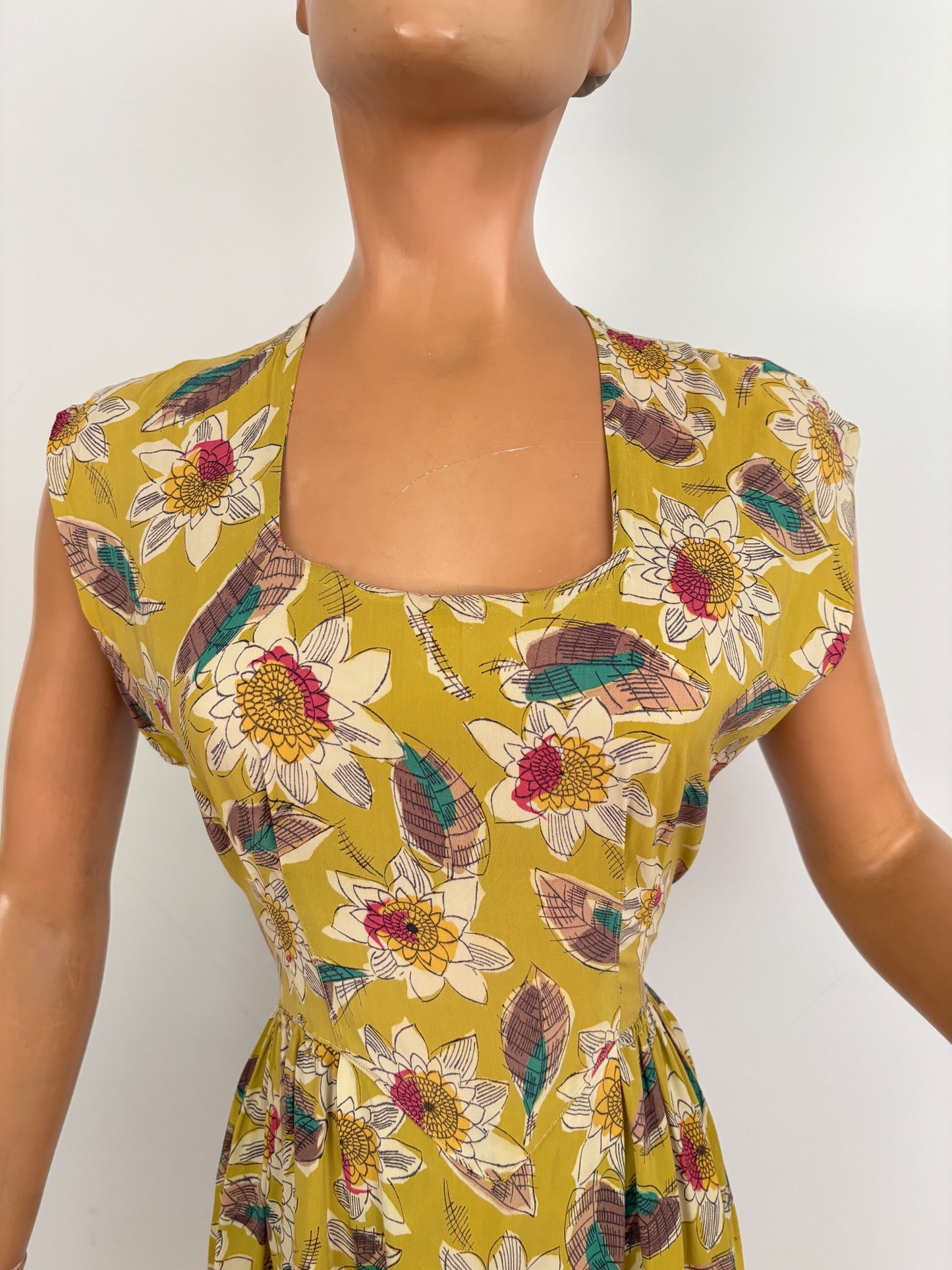 XS | 1940s Mustard Green Rayon Floral Dress