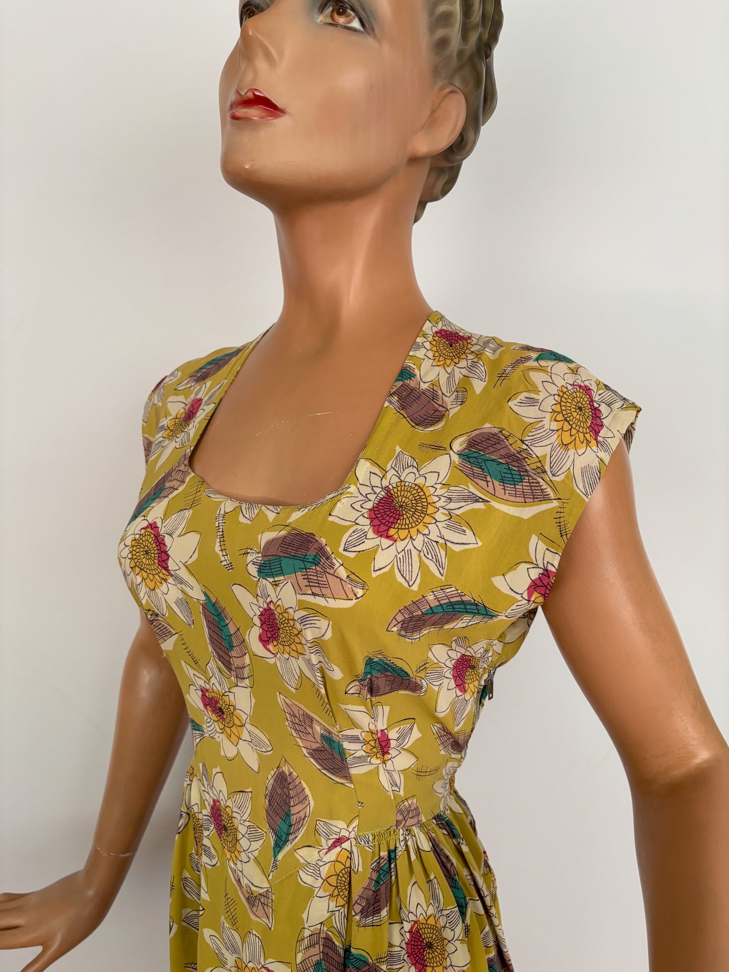 XS | 1940s Mustard Green Rayon Floral Dress