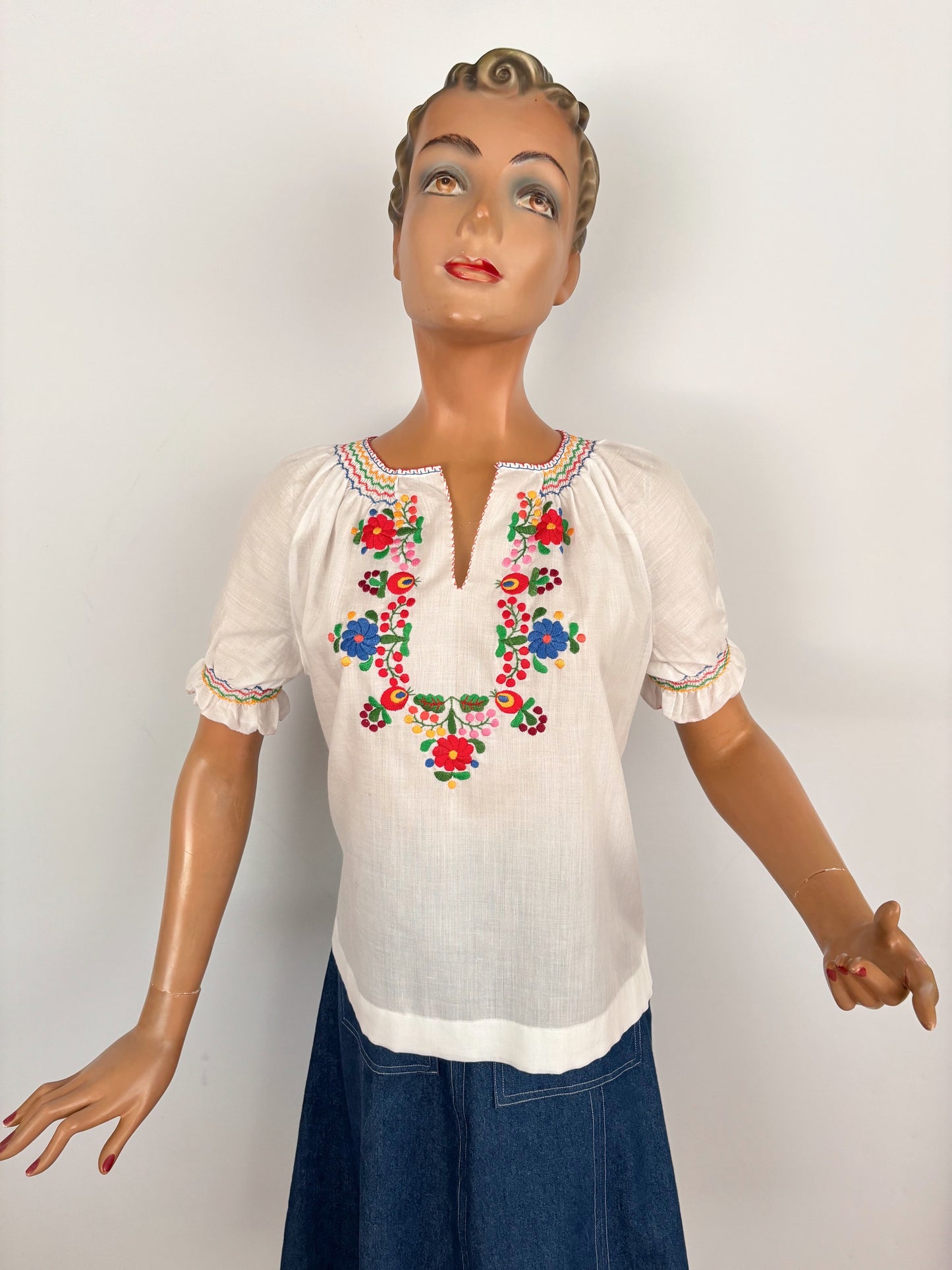 M/L | 1970s Hungarian Folk Blouse with Floral Embroidery