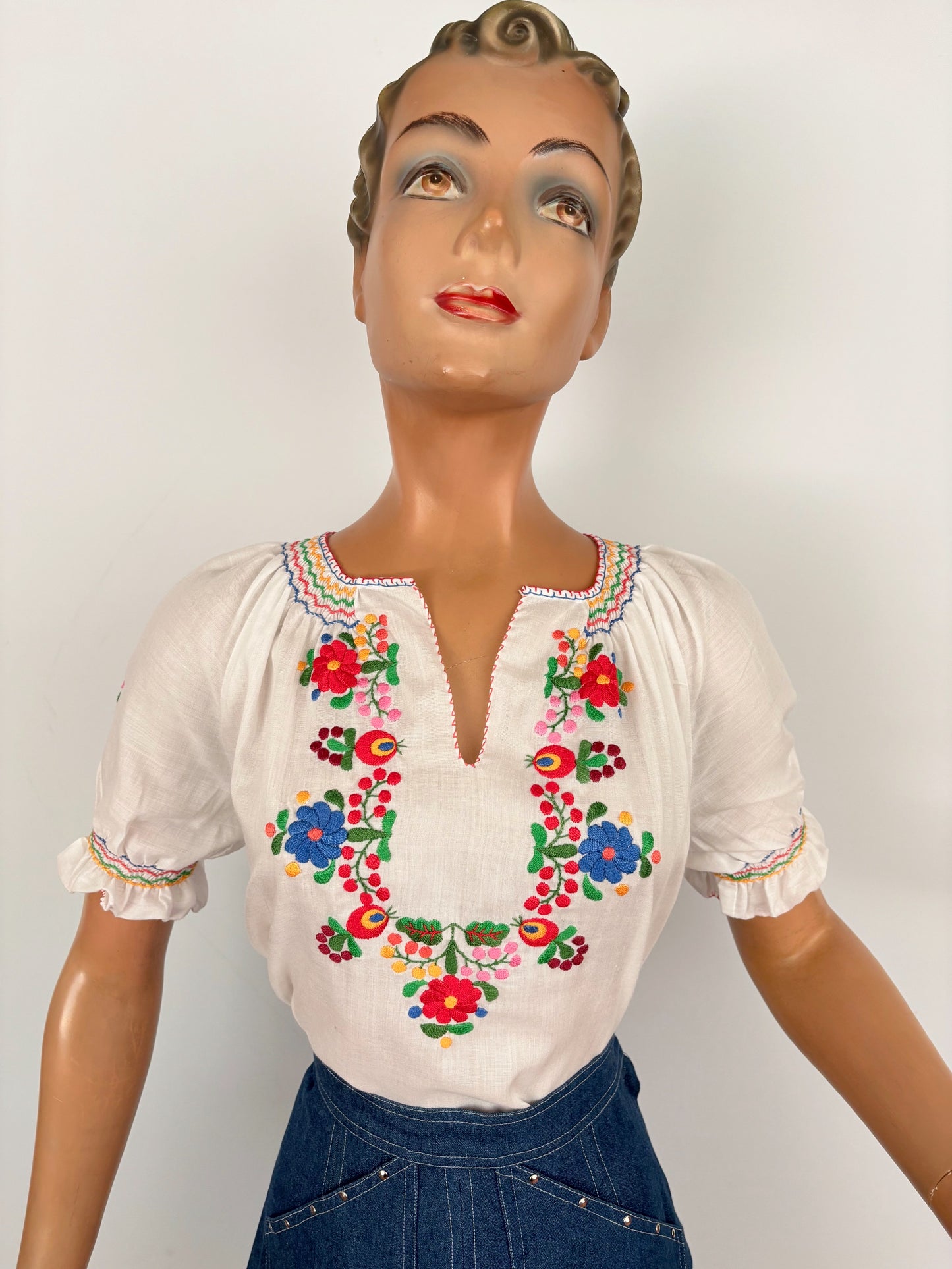 M/L | 1970s Hungarian Folk Blouse with Floral Embroidery