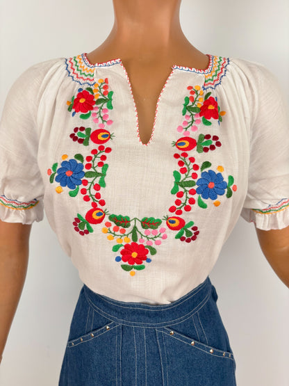 M/L | 1970s Hungarian Folk Blouse with Floral Embroidery