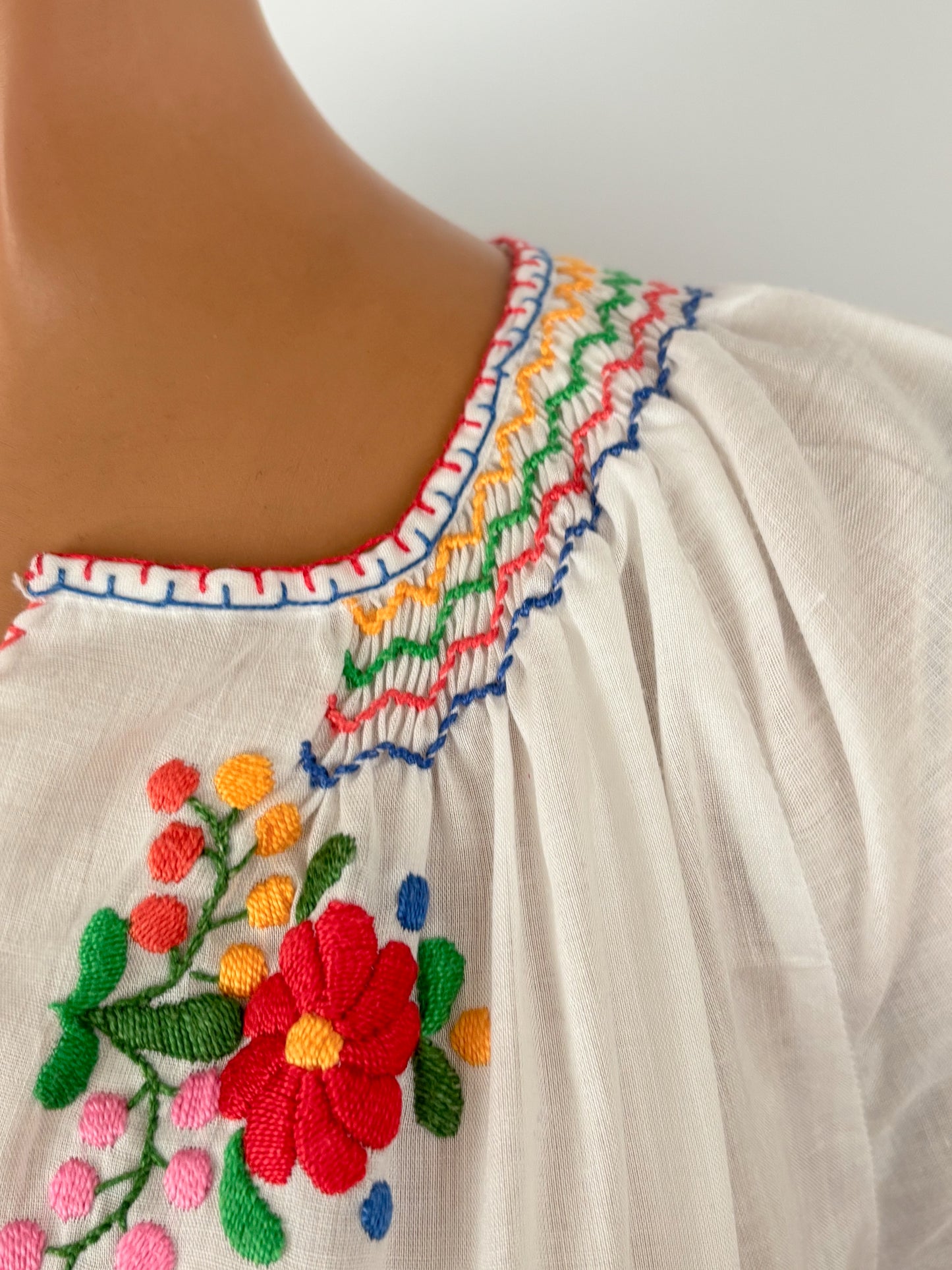 M/L | 1970s Hungarian Folk Blouse with Floral Embroidery