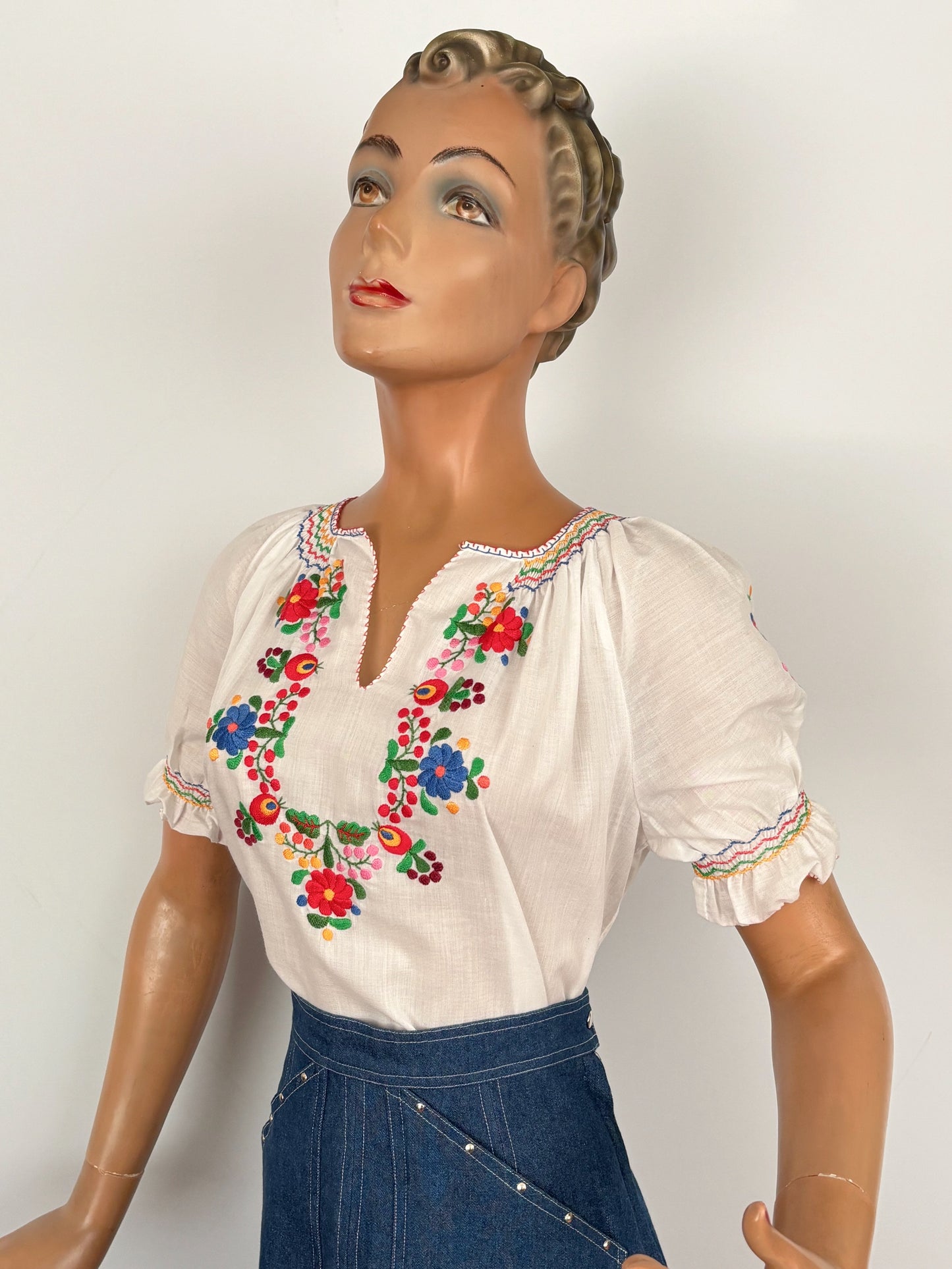 M/L | 1970s Hungarian Folk Blouse with Floral Embroidery