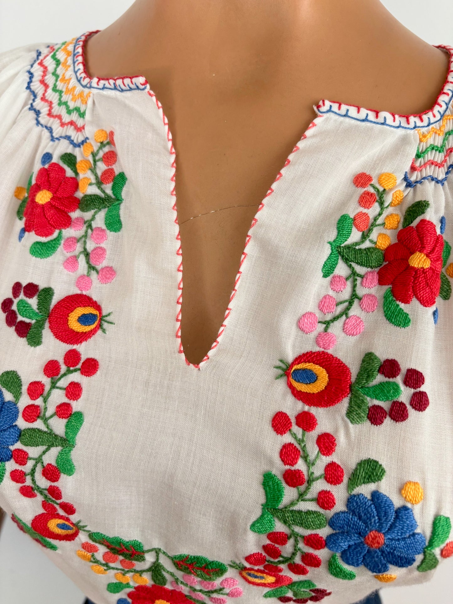 M/L | 1970s Hungarian Folk Blouse with Floral Embroidery