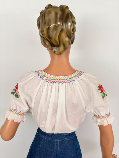 M/L | 1970s Hungarian Folk Blouse with Floral Embroidery