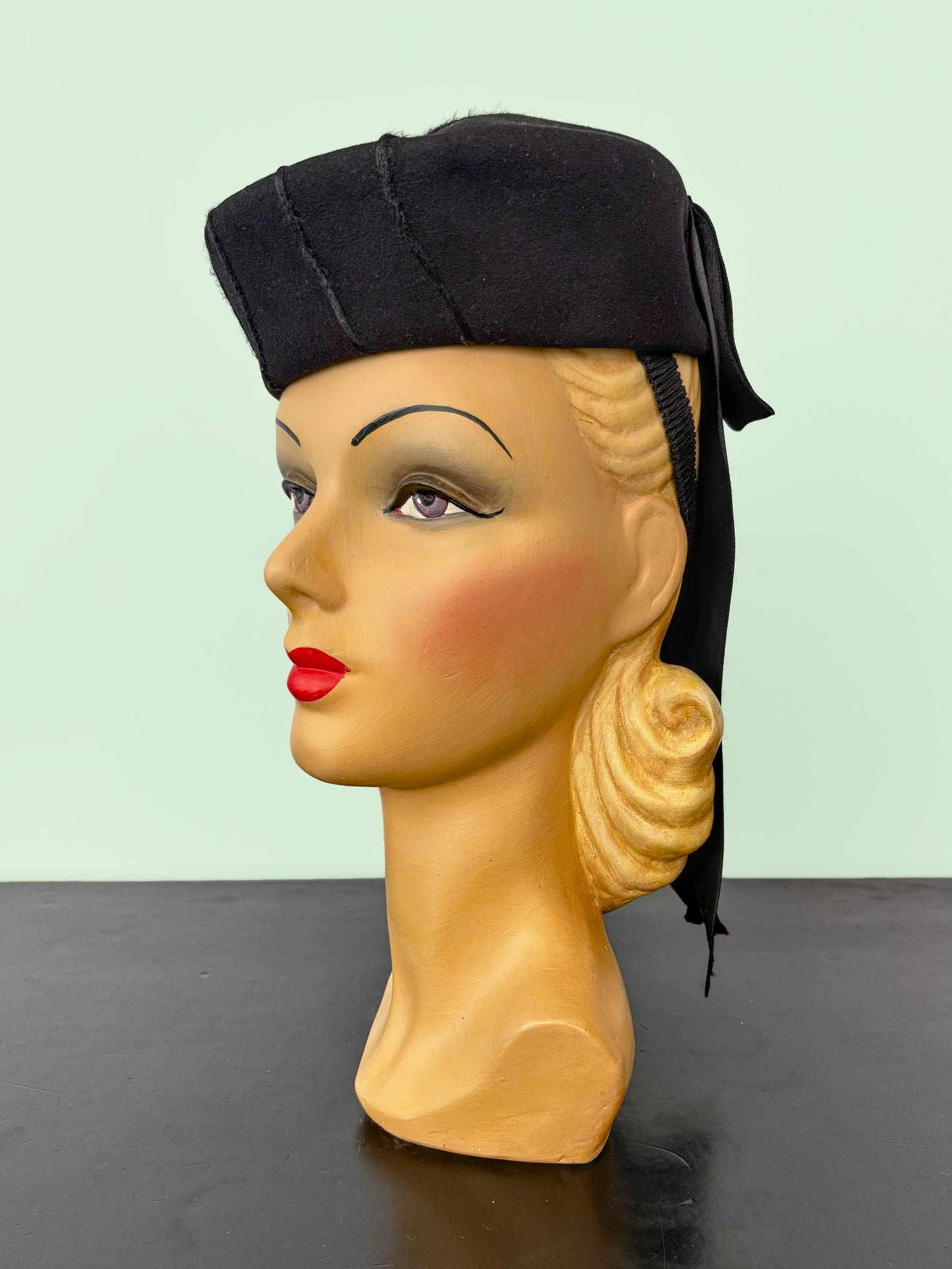 1950s Carolin Paris New York Black Felt Hat With Satin Bow