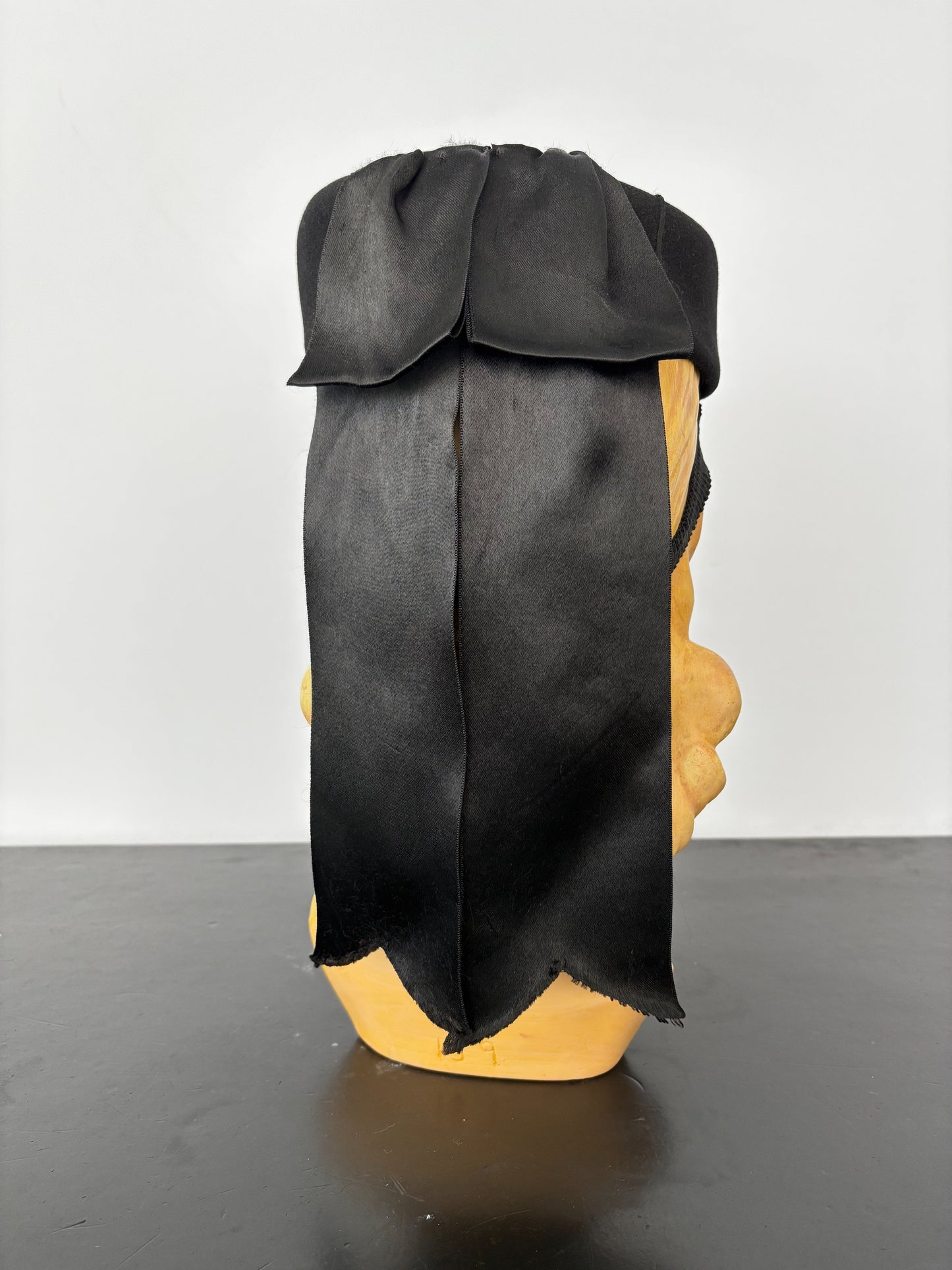 1950s Carolin Paris New York Black Felt Hat With Satin Bow