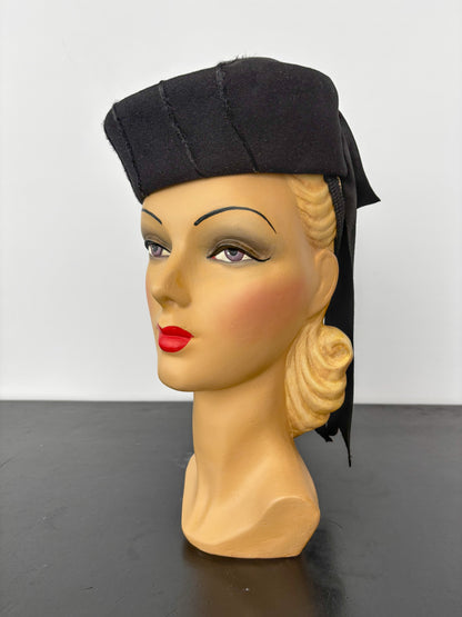 1950s Carolin Paris New York Black Felt Hat With Satin Bow