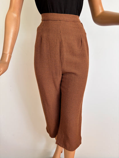 S | 1950s Style High Waisted Wool Capri Pants