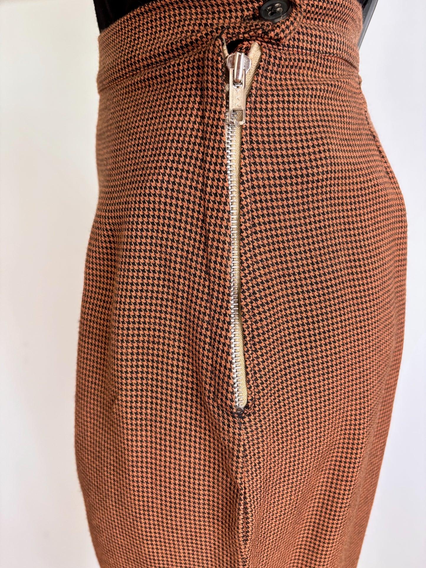 S | 1950s Style High Waisted Wool Capri Pants