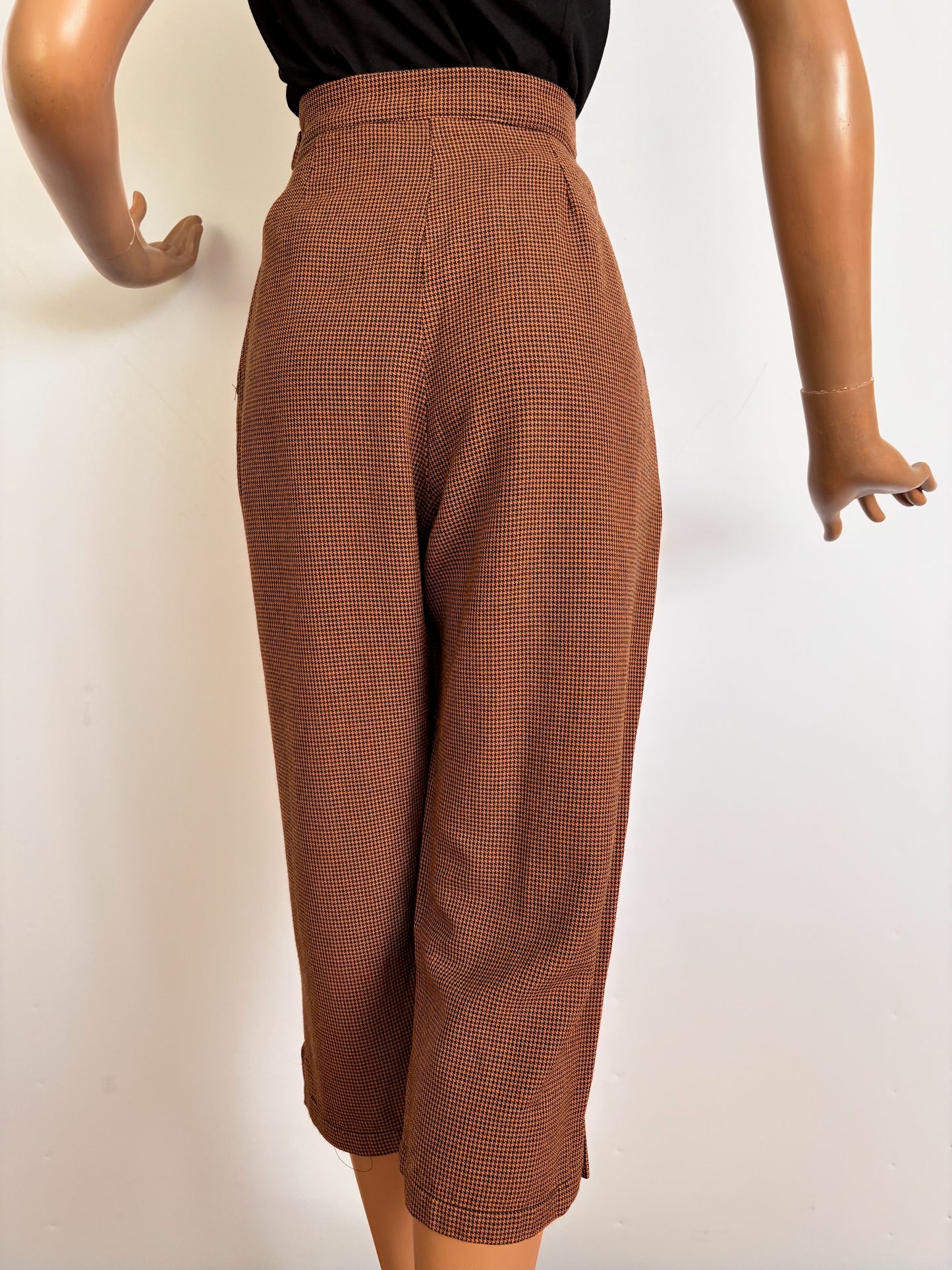 S | 1950s Style High Waisted Wool Capri Pants