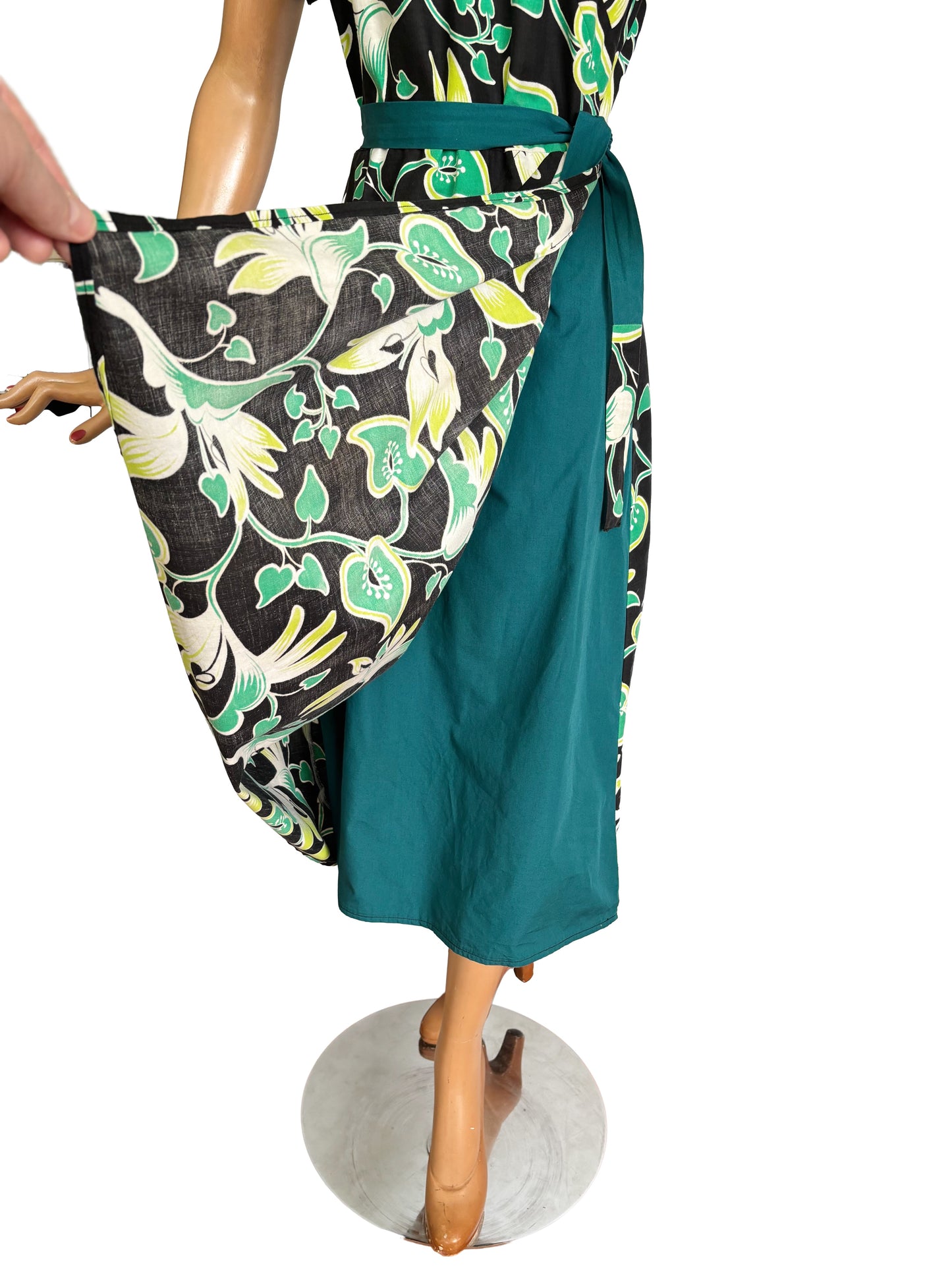 1940s Style Wrap Skirt Dress Vintage Fabric | S