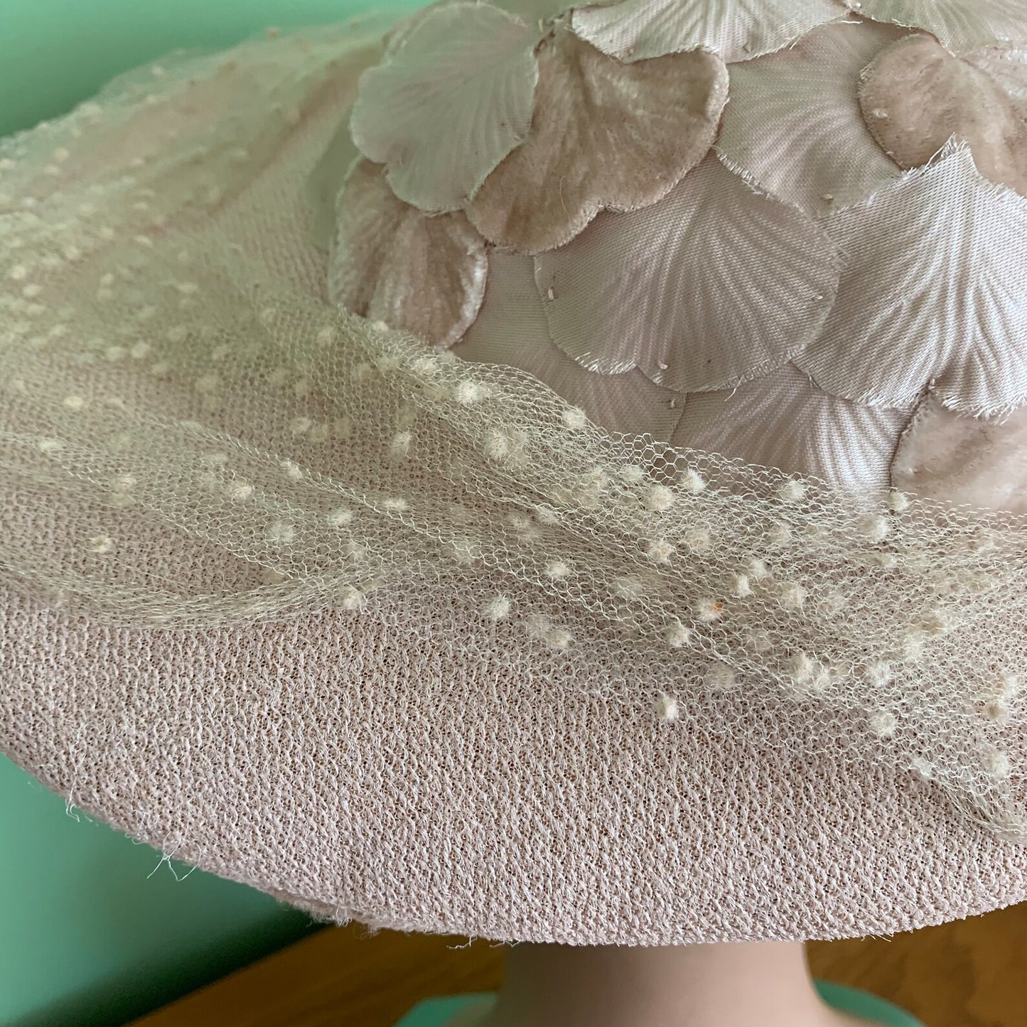 1950s Netted and Petal Halo Hat