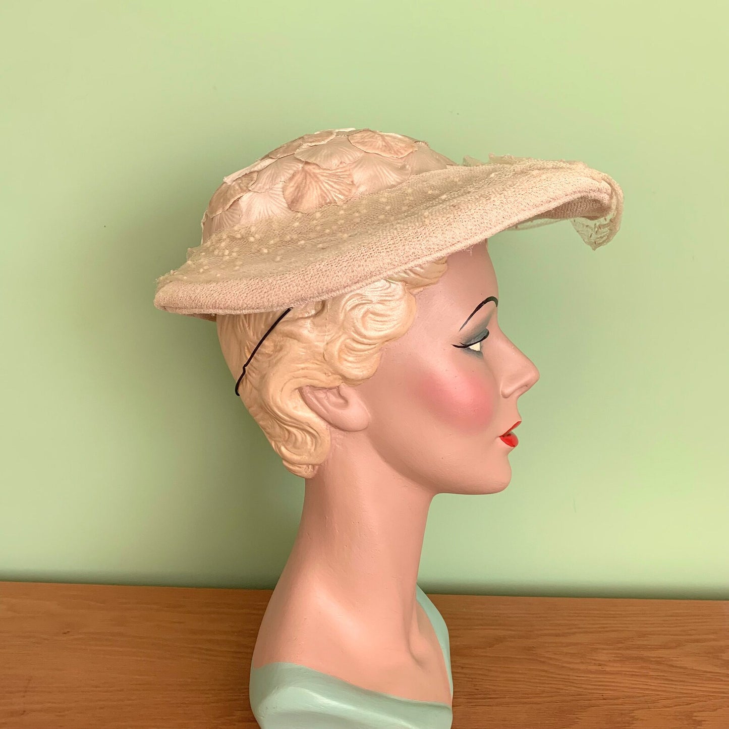 1950s Netted and Petal Halo Hat