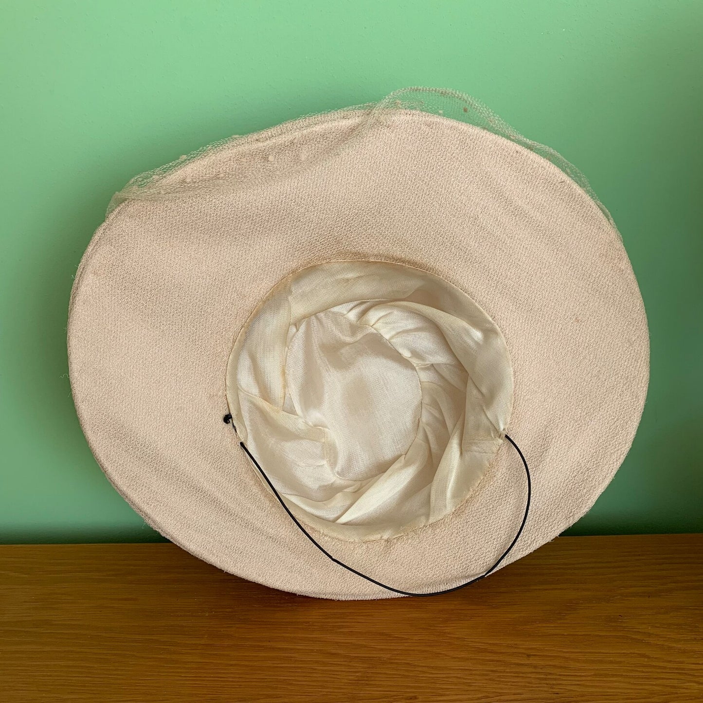 1950s Netted and Petal Halo Hat