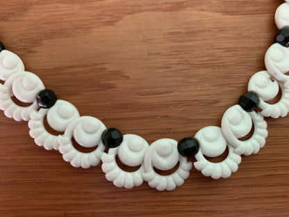 Vintage 1950s Black & White Plastic Necklace